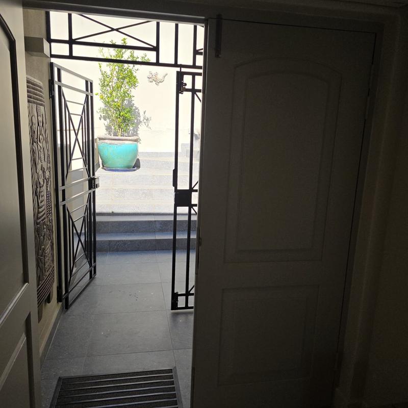 3 Bedroom Property for Sale in Green Point Western Cape